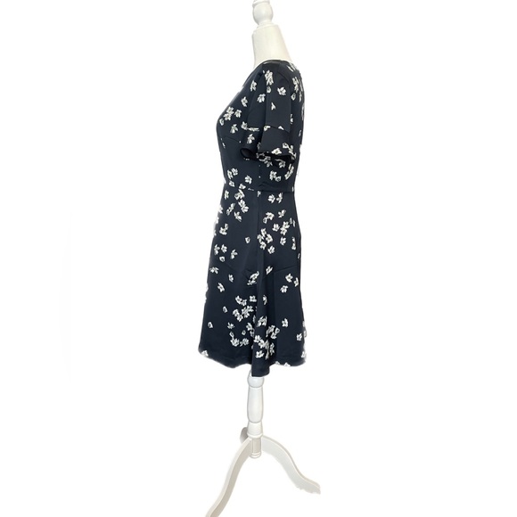 Banana Republic NWT Navy Floral Flutter Sleeve Fit-and-Flare Dress - Size “2” - Picture 4 of 6